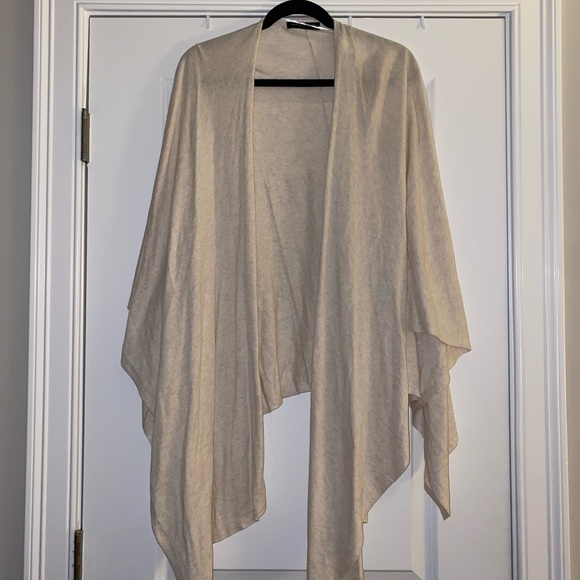 Banana Republic Shawl - Picture 2 of 4